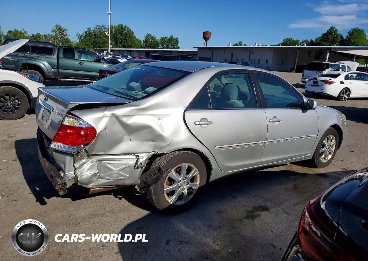 2005 Toyota Camry Xle VIN:4T1BE32K75U982454 - 3