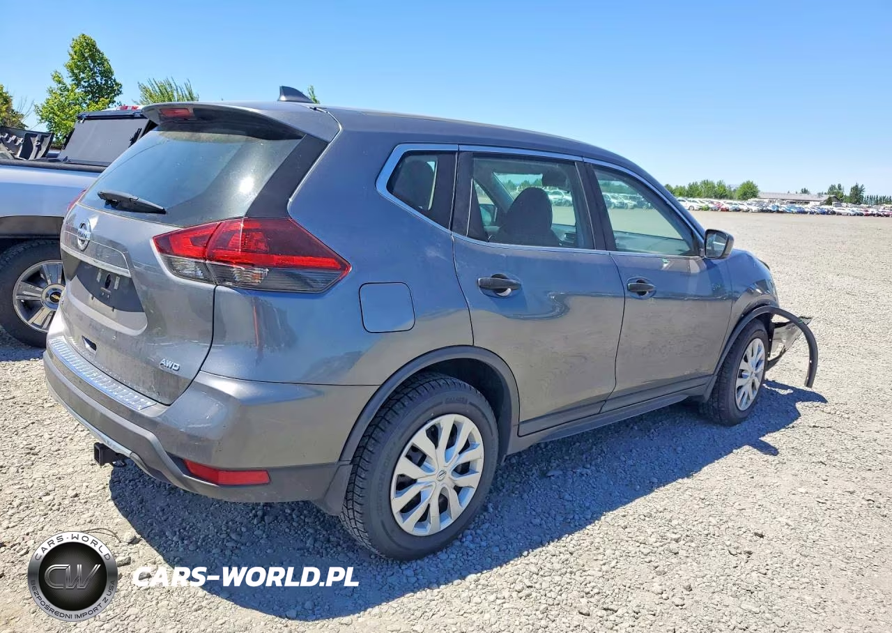 2018 Nissan Rogue S VIN:5N1AT2MV7JC823064 - 3