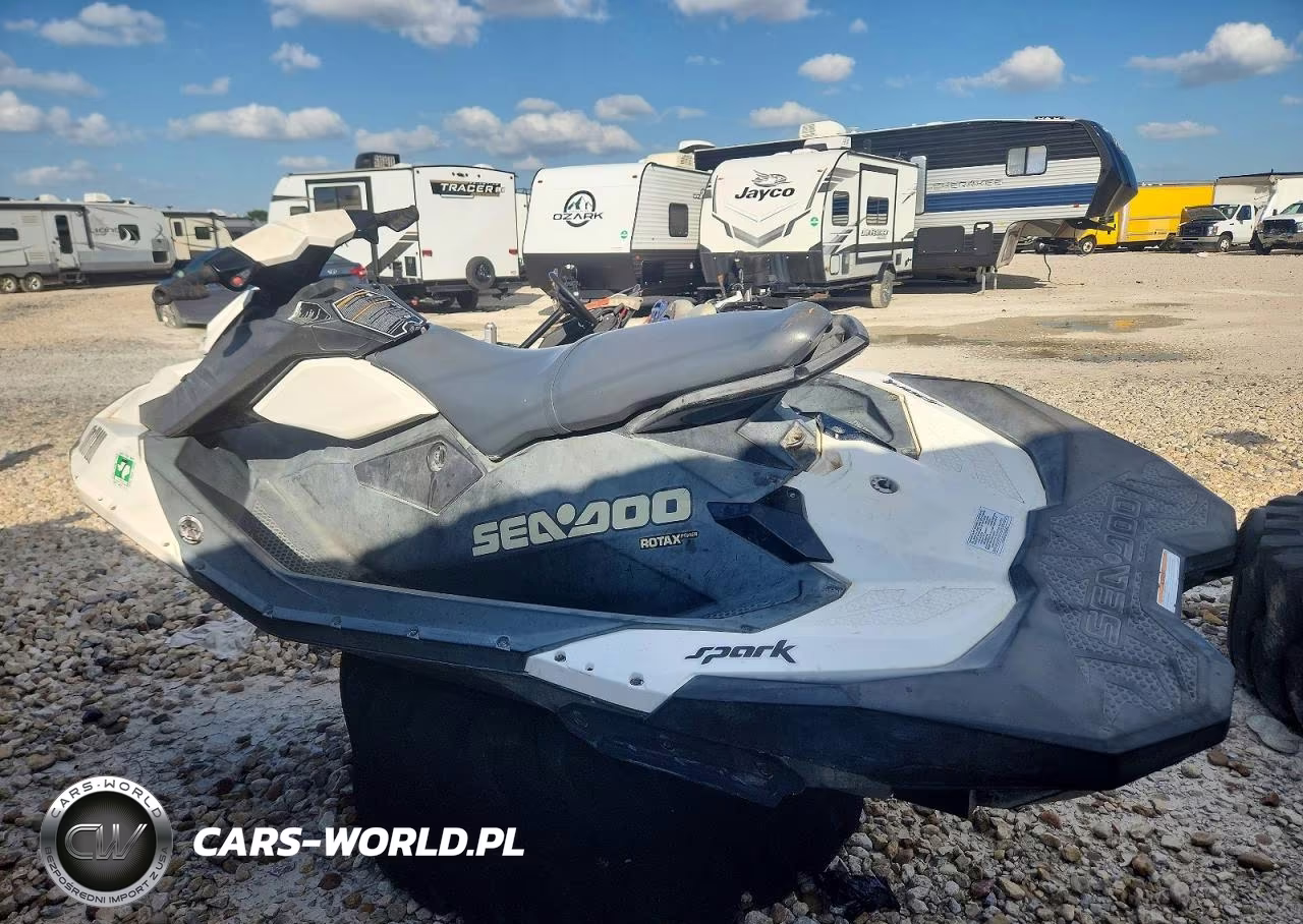 2017 Sea-Doo Spark VIN:YDV62239J617 - 3