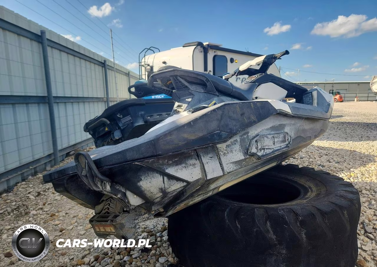 2017 Sea-Doo Spark VIN:YDV62239J617 - 4