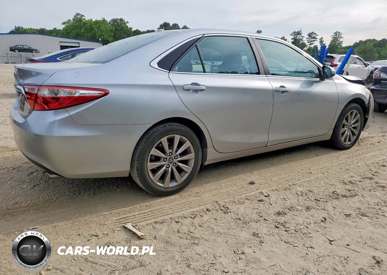 2017 Toyota Camry Xle VIN:4T1BF1FK5HU679219 - 3