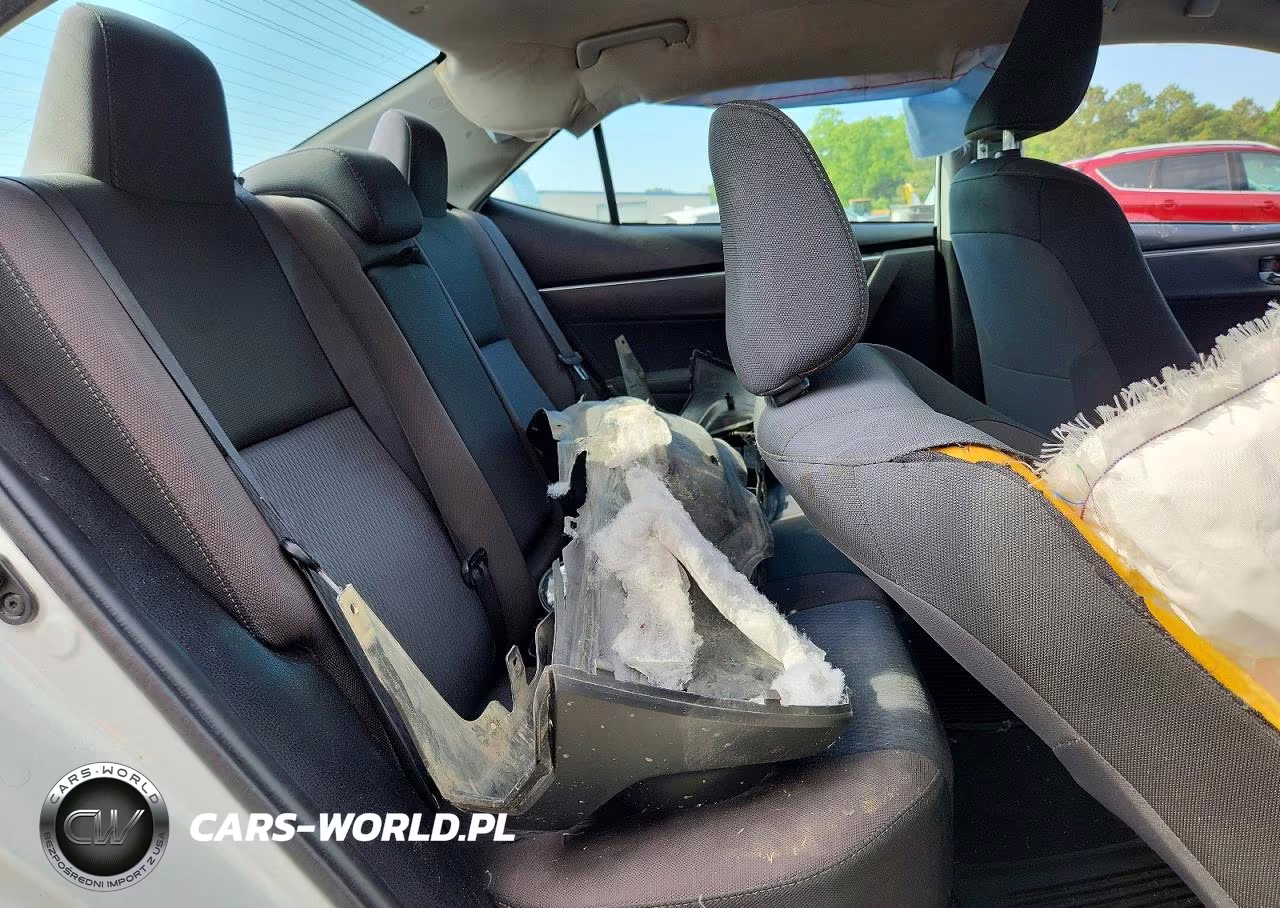 2018 Toyota Corolla Le VIN:5YFBURHEXJP831210 - 10