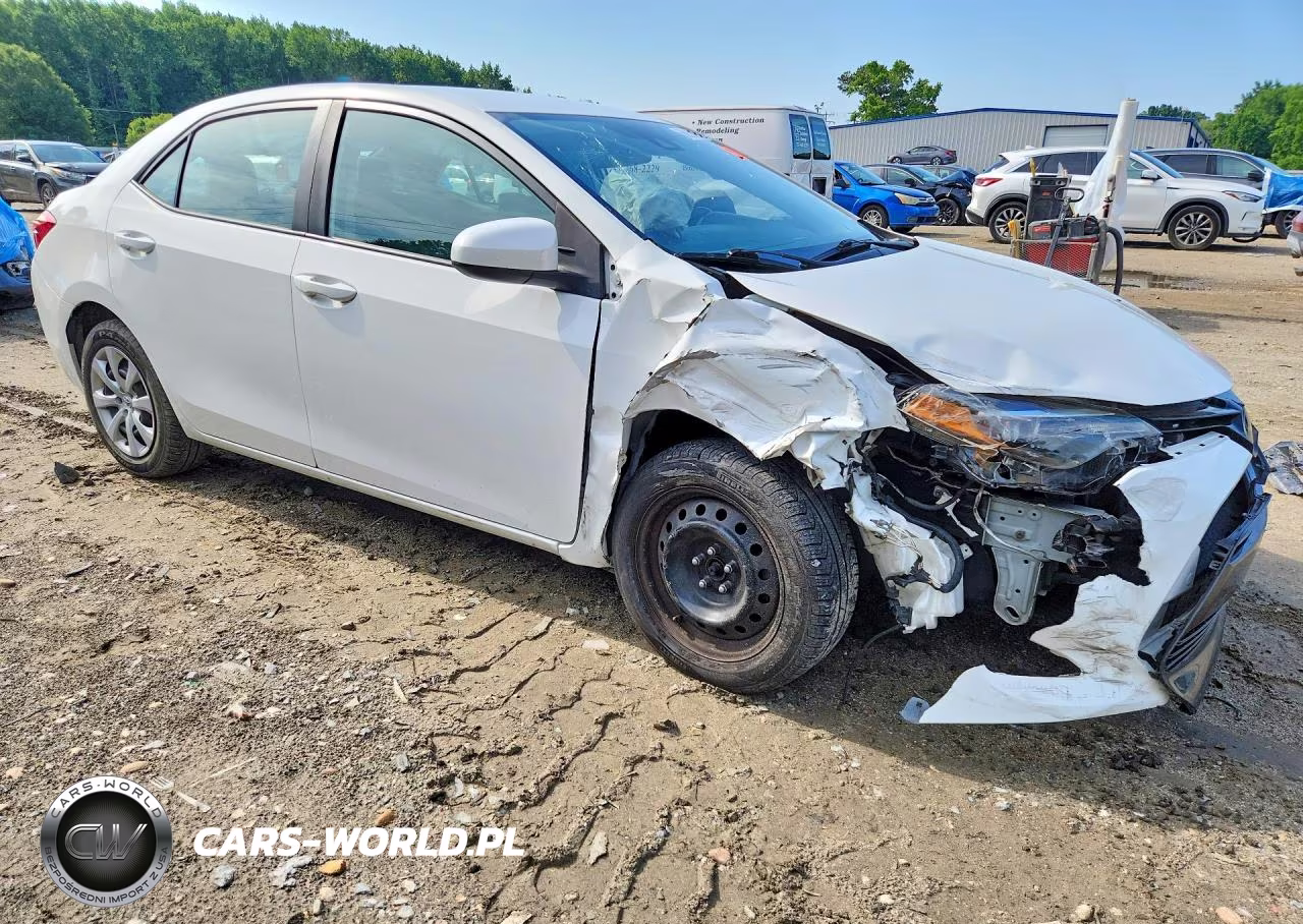 2018 Toyota Corolla Le VIN:5YFBURHEXJP831210 - 4