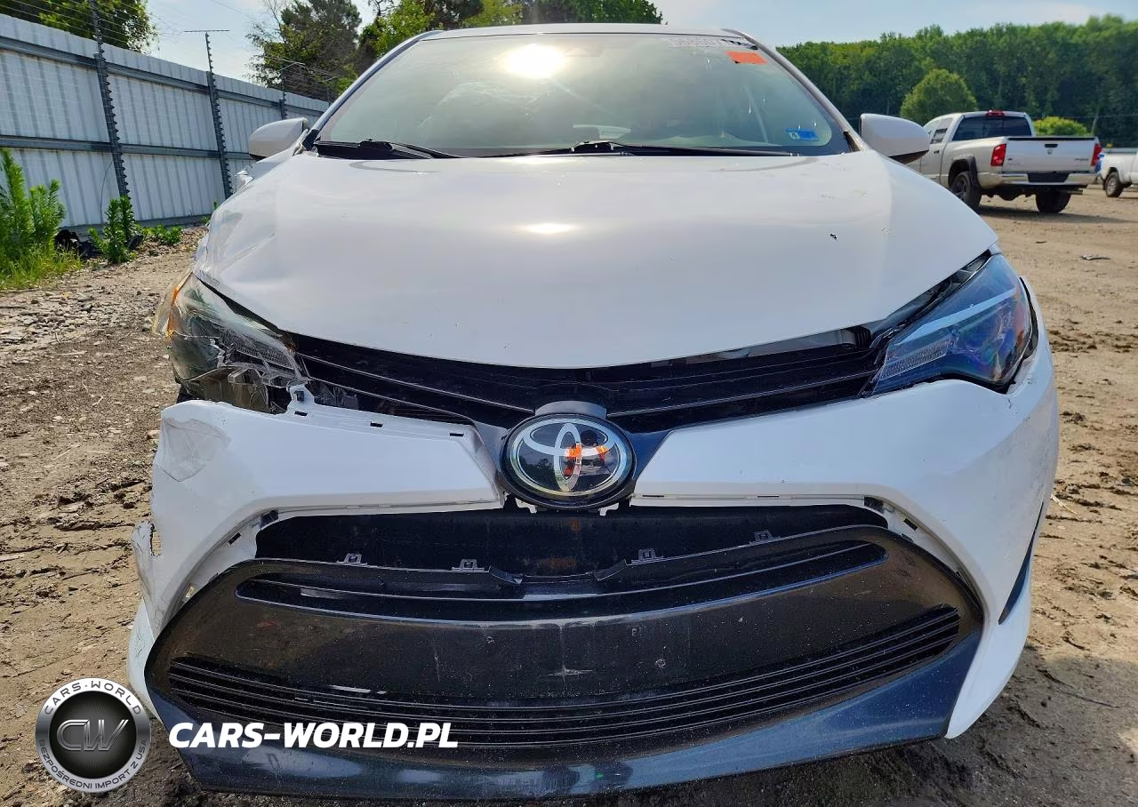2018 Toyota Corolla Le VIN:5YFBURHEXJP831210 - 5
