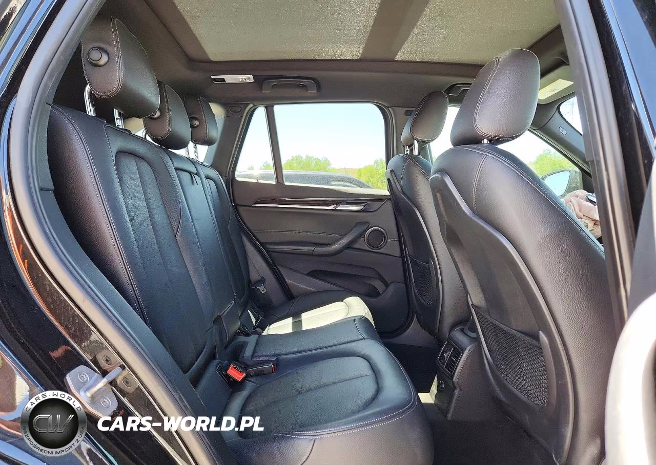 2018 BMW X1 xDrive28I VIN:WBXHT3C36J5K25189 - 11