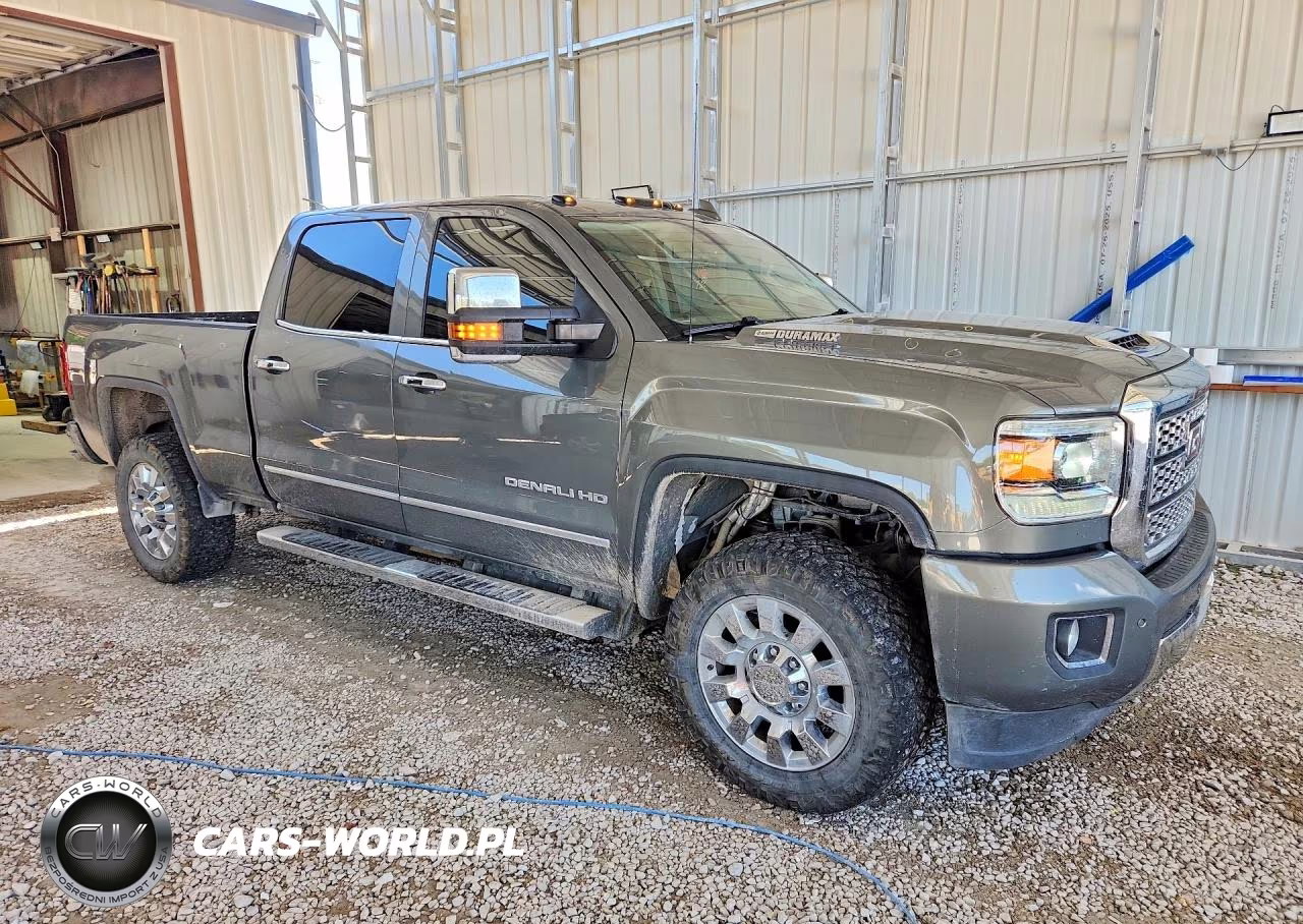 2017 GMC Sierra K2500 Denali VIN:1GT12UEY8HF223898 - 4