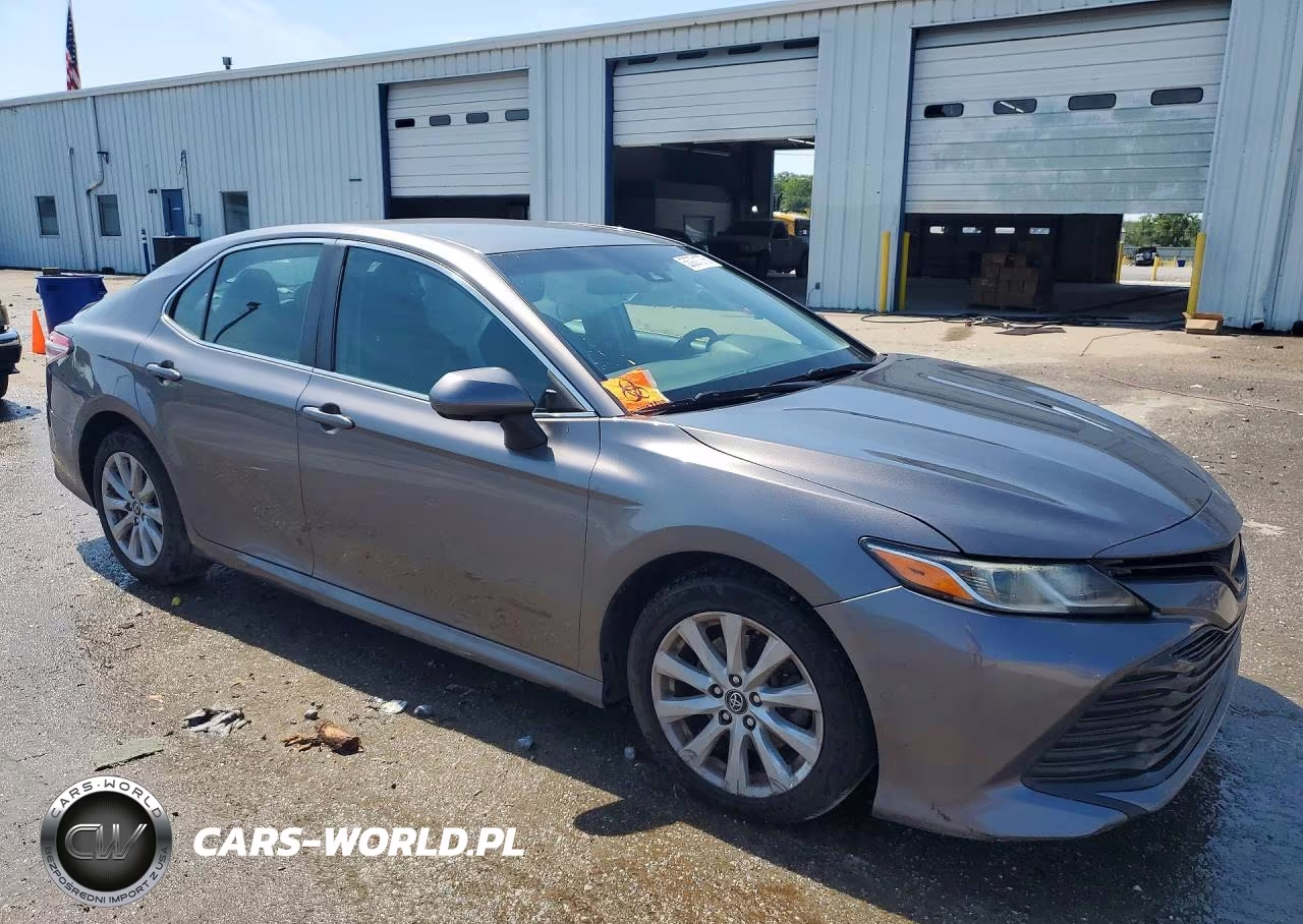 2018 Toyota Camry Le VIN:4T1B11HK3JU655115 - 4
