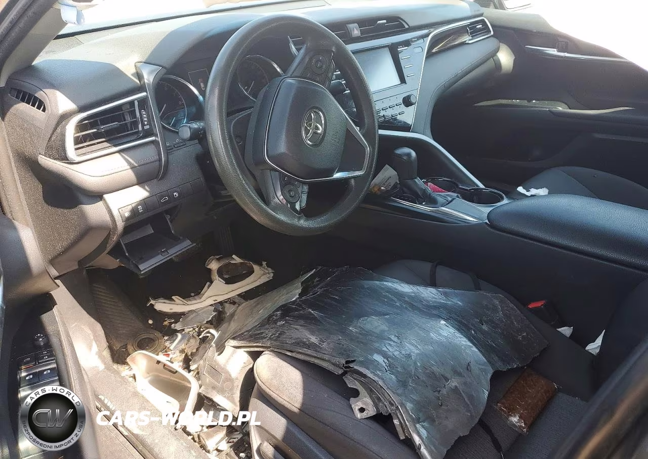 2018 Toyota Camry Le VIN:4T1B11HK3JU655115 - 8