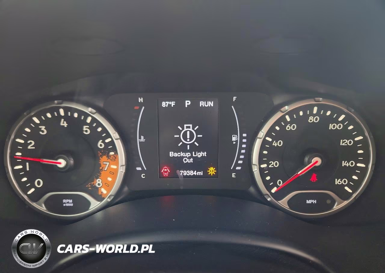 2018 Jeep Renegade Latitude VIN:ZACCJABB7JPH42728 - 9