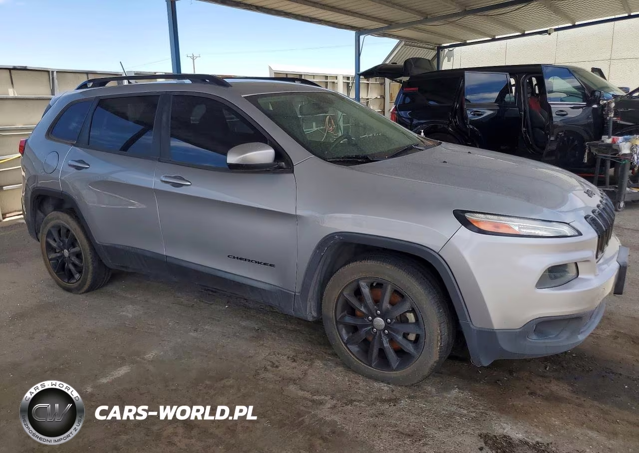 2014 Jeep Cherokee Latitude VIN:1C4PJLCS7EW300861 - 4