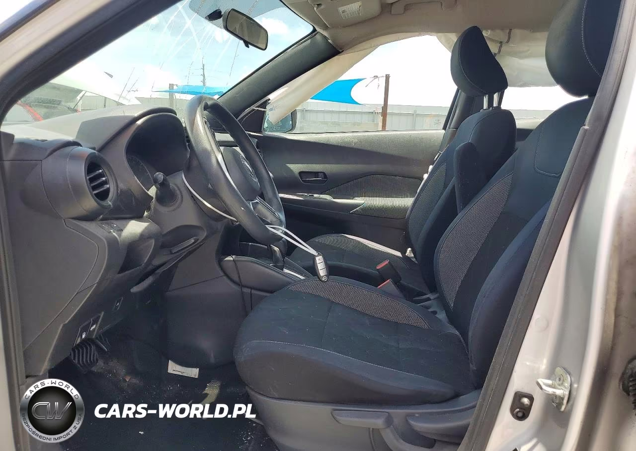 2018 Nissan Kicks S VIN:3N1CP5CU3JL515974 - 7