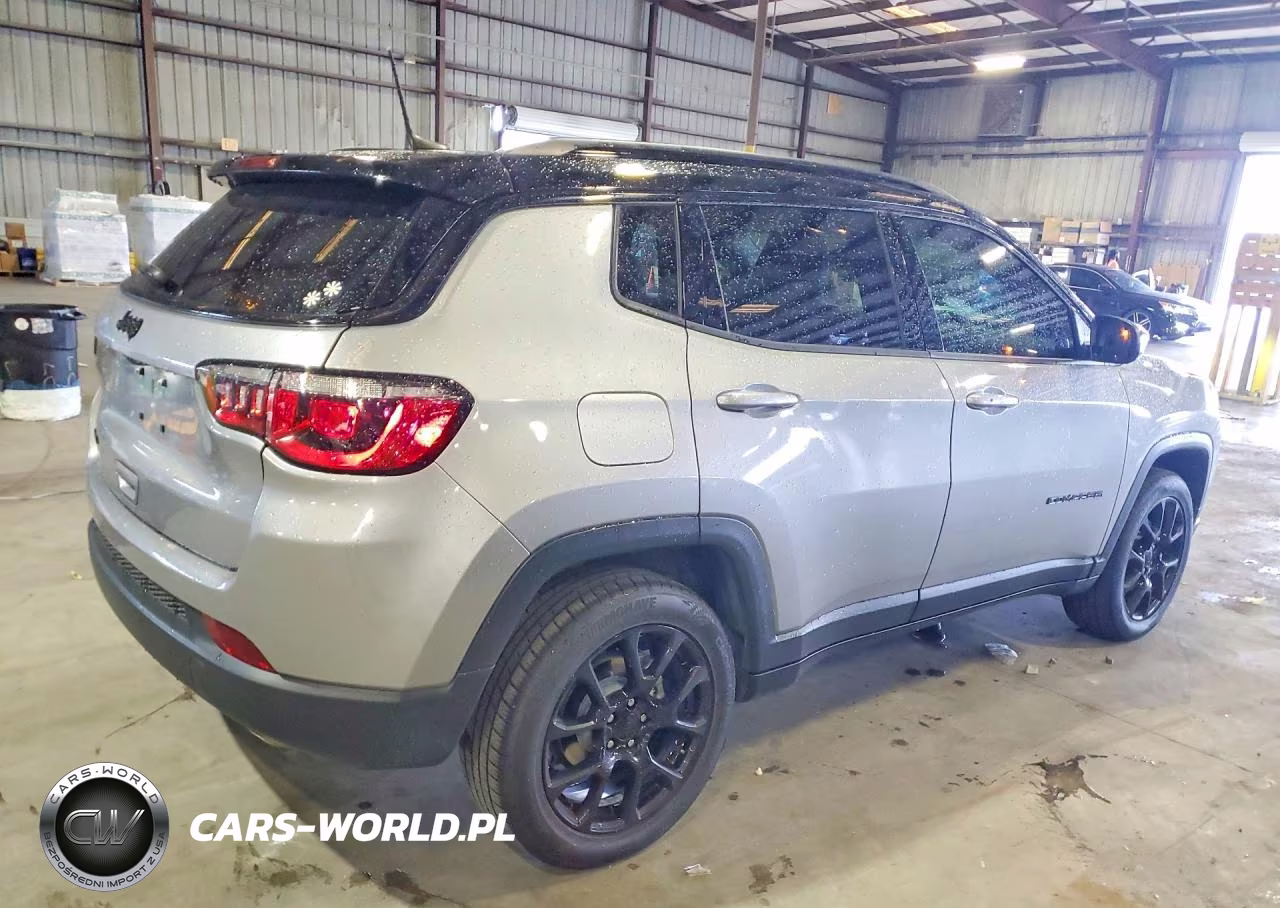 2022 Jeep Compass Latitude VIN:3C4NJDBB2NT228617 - 3
