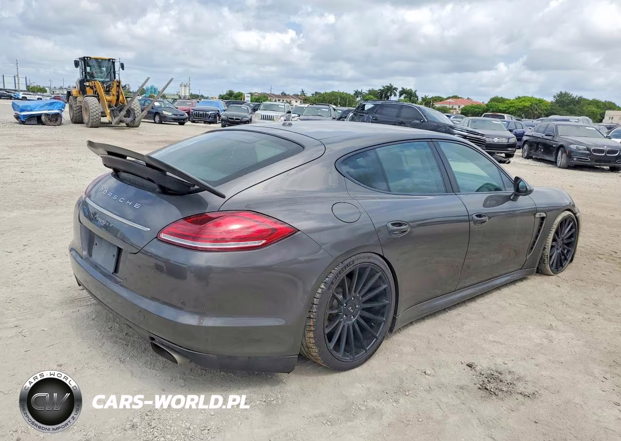 2013 Porsche Panamera 2 VIN:WP0AA2A71DL015779 - 3