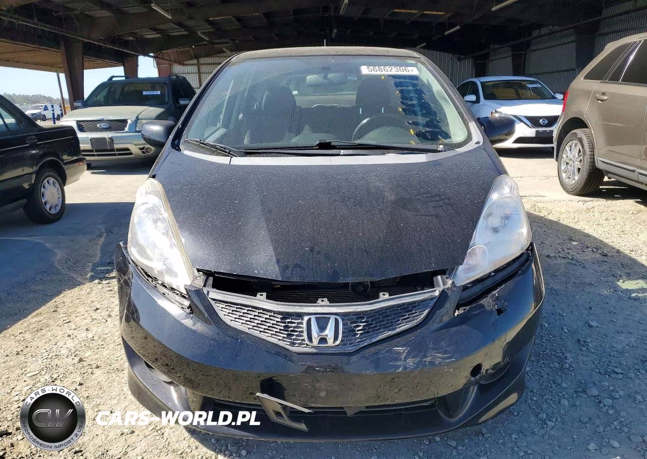 2011 Honda Fit Sport VIN:JHMGE8H52BC024332 - 5