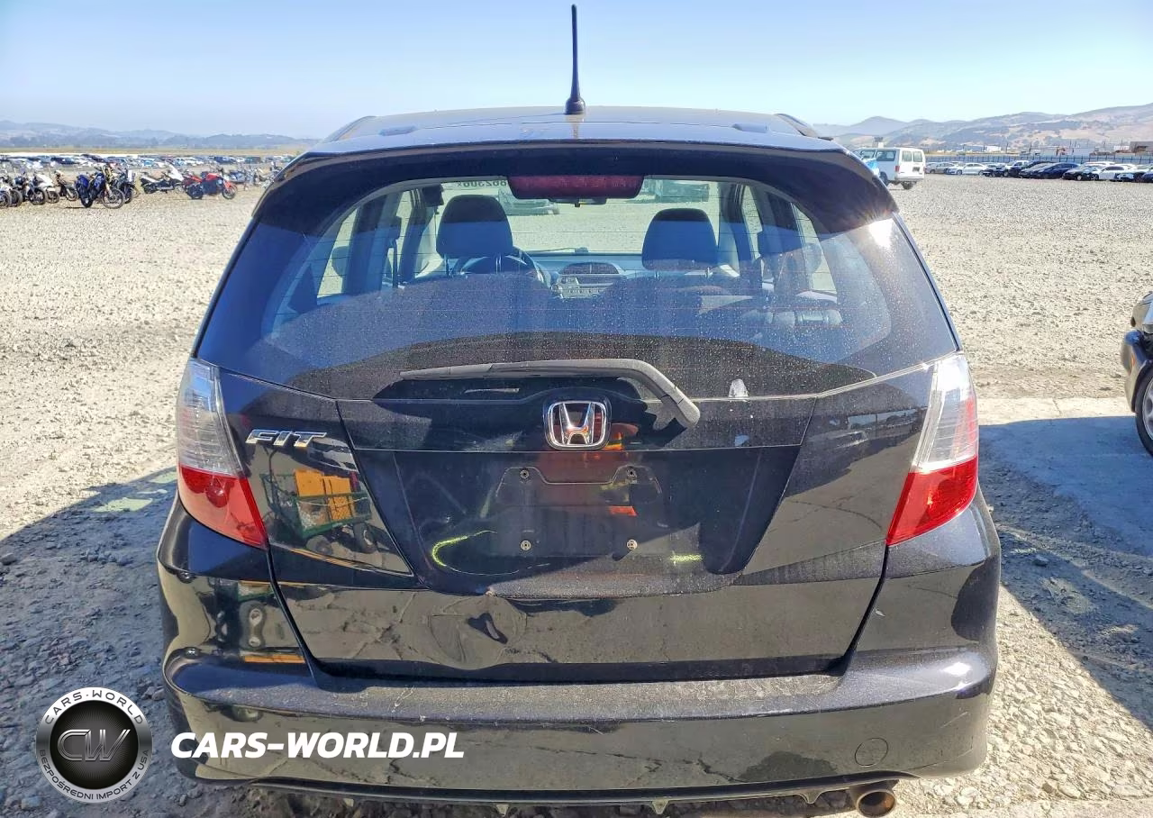 2011 Honda Fit Sport VIN:JHMGE8H52BC024332 - 6