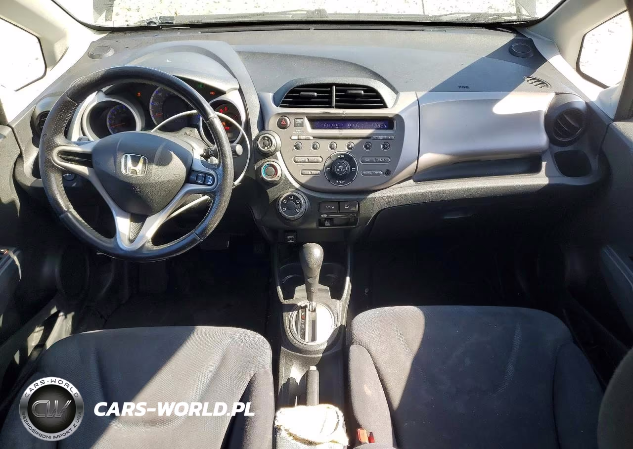 2011 Honda Fit Sport VIN:JHMGE8H52BC024332 - 8