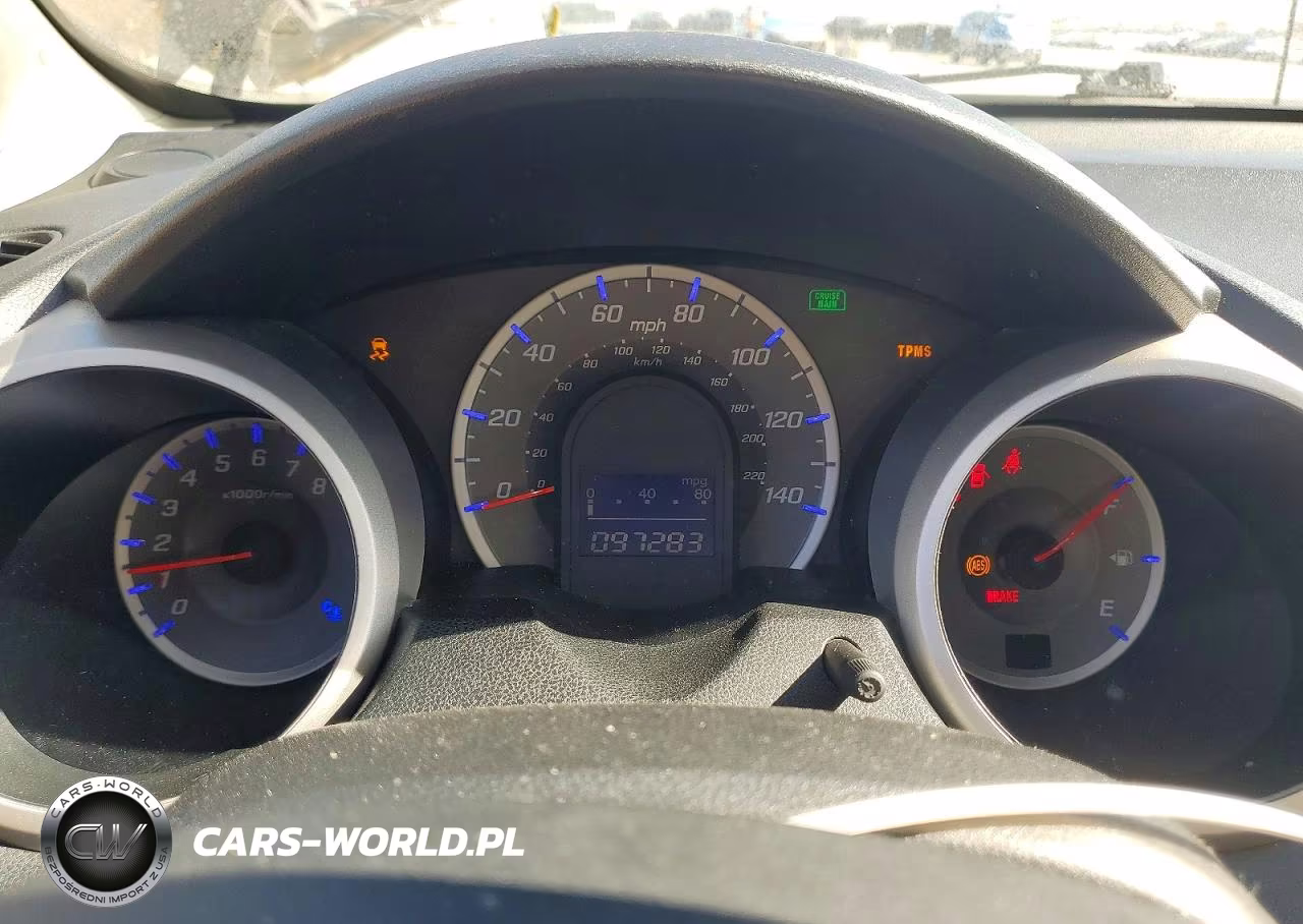 2011 Honda Fit Sport VIN:JHMGE8H52BC024332 - 9