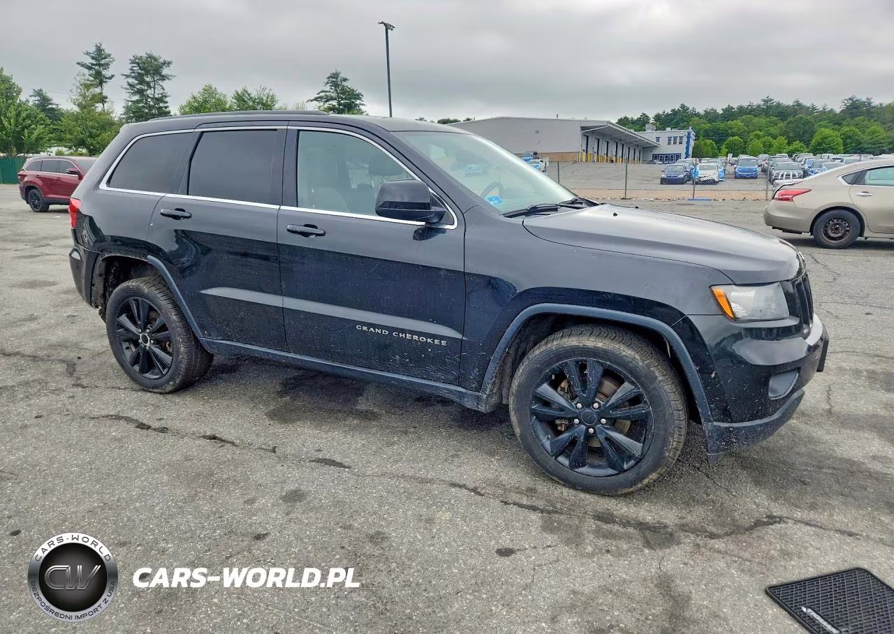 2013 Jeep Grand Cherokee Laredo VIN:1C4RJFAT4DC562245 - 4