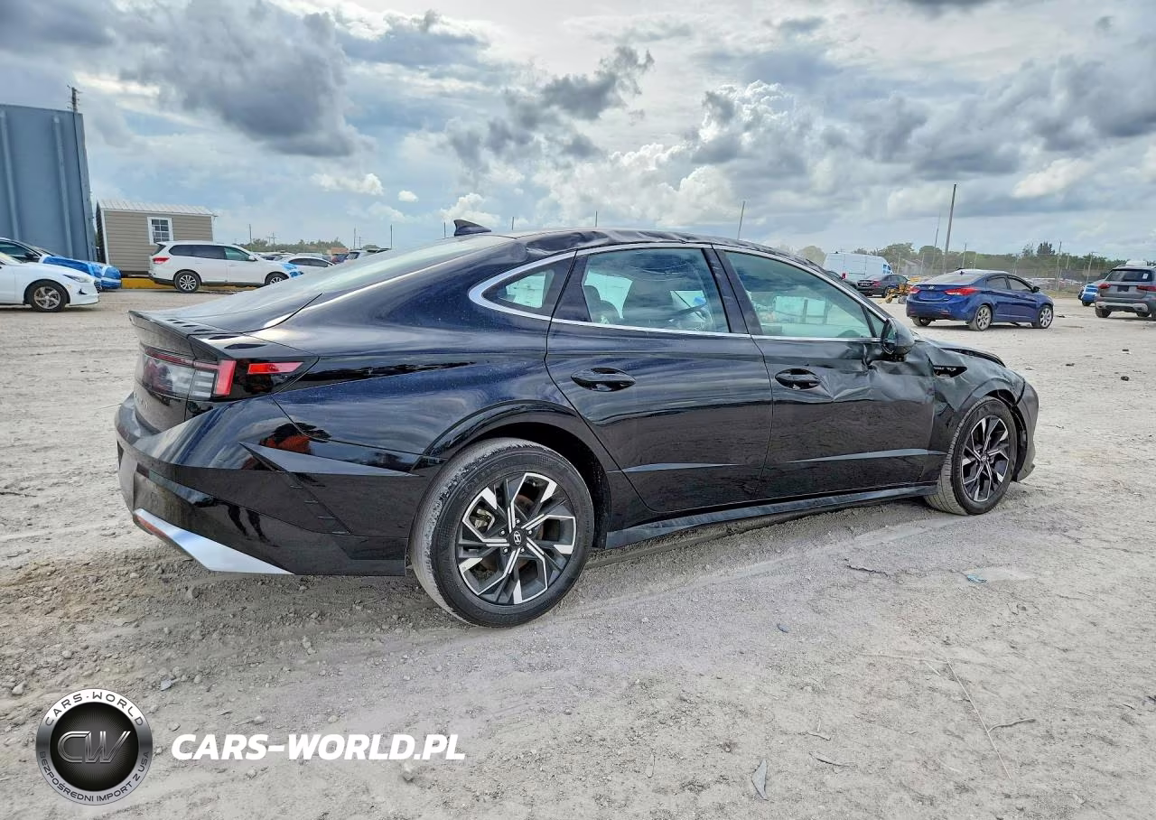 2025 Hyundai Sonata Sel VIN:KMHL64JAXSA482107 - 3