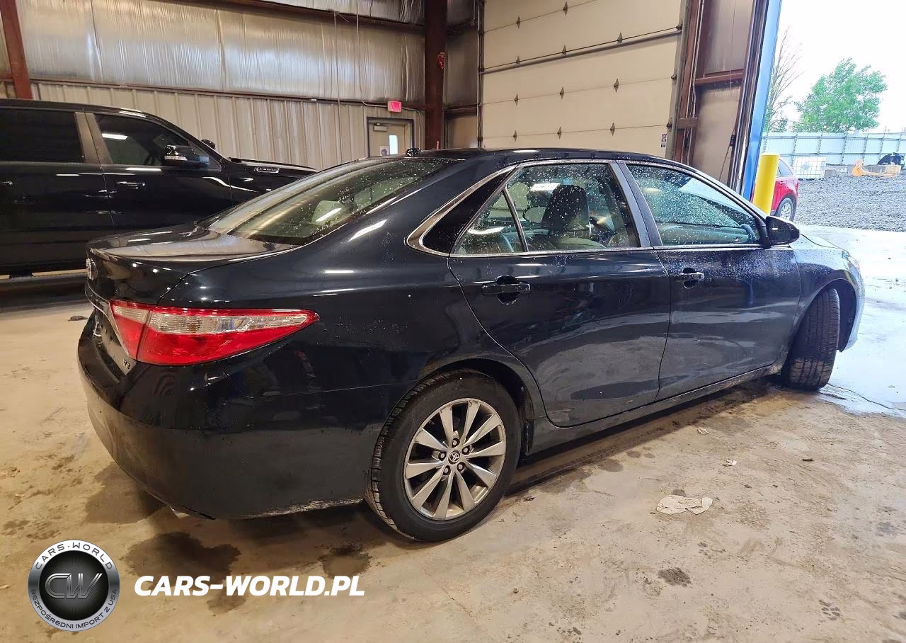 2015 Toyota Camry Xle VIN:4T1BF1FKXFU979092 - 3