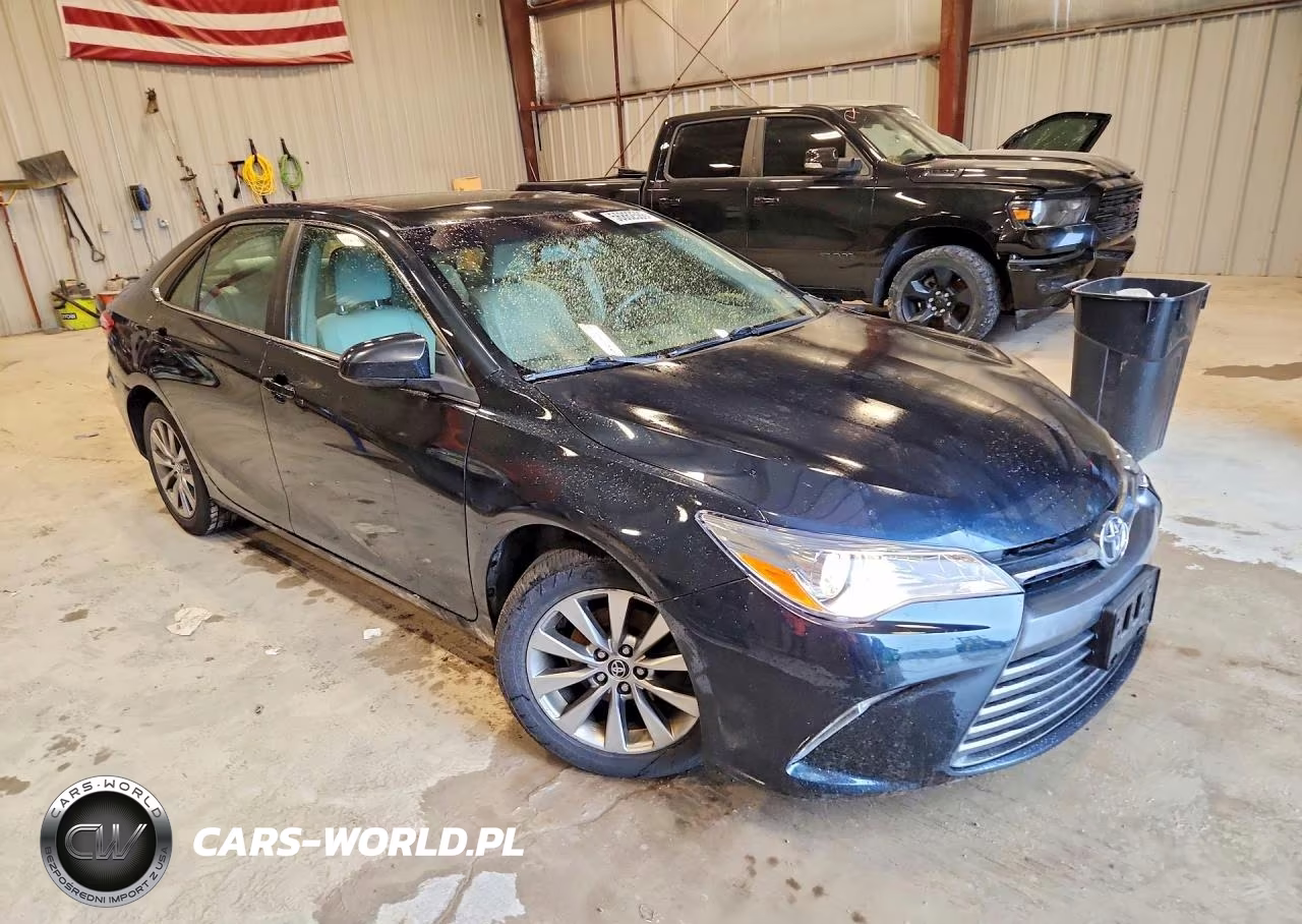 2015 Toyota Camry Xle VIN:4T1BF1FKXFU979092 - 4