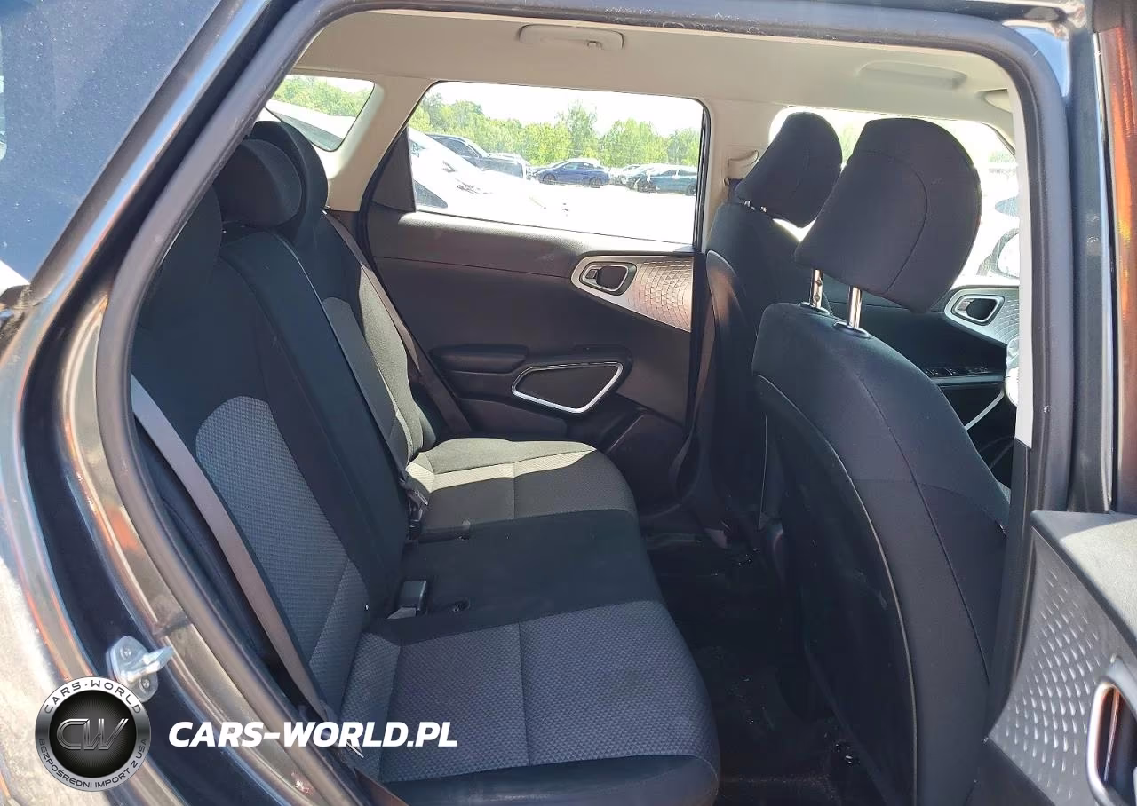 2020 Kia Soul X-Line VIN:KNDJ23AU9L7721608 - 10