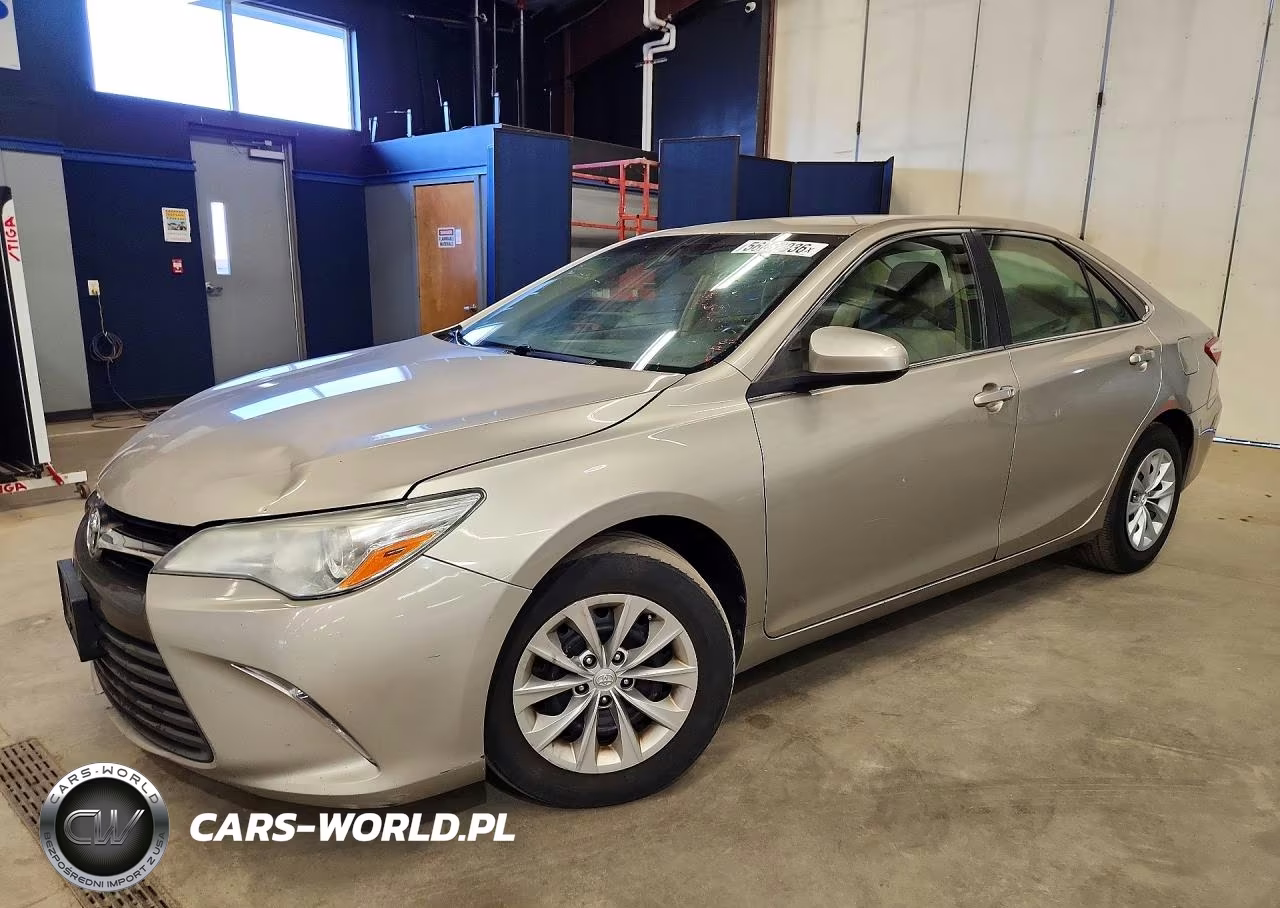 2016 Toyota Camry Le – zdjęcie 1 z 12