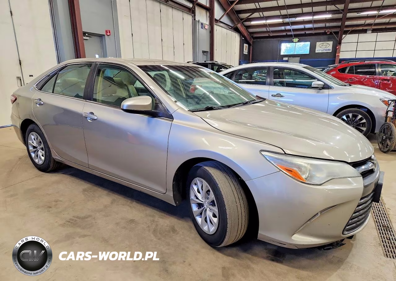 2016 Toyota Camry Le VIN:4T4BF1FK5GR530605 - 4