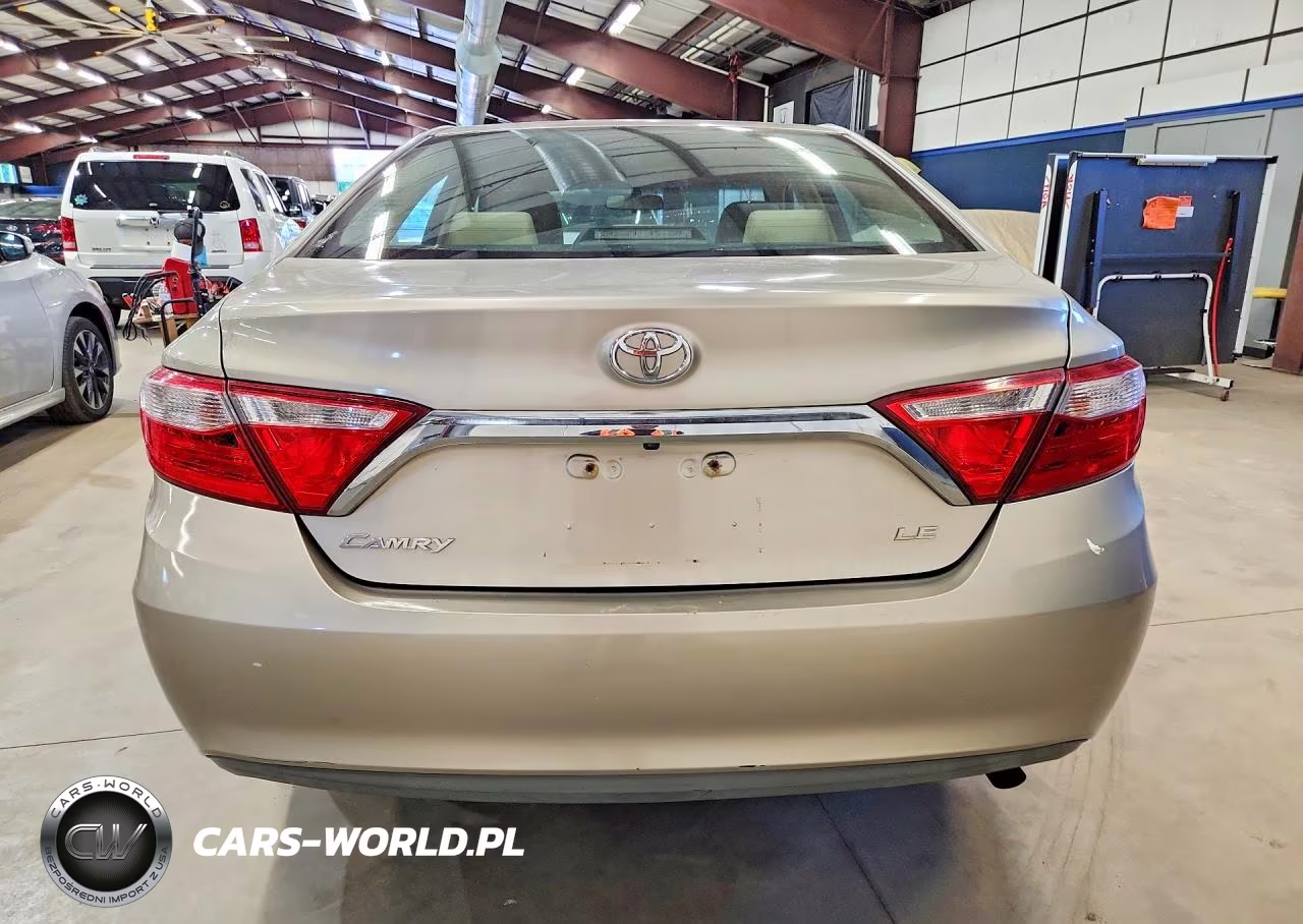2016 Toyota Camry Le VIN:4T4BF1FK5GR530605 - 6