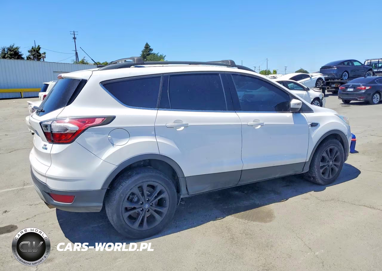 2017 Ford Escape Se VIN:1FMCU9GD6HUB45915 - 3