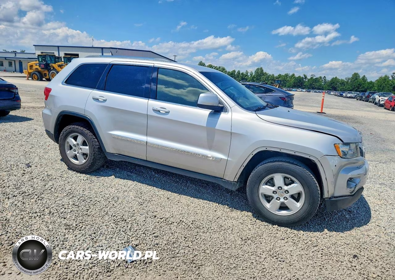 2011 Jeep Grand Cherokee Laredo VIN:1J4RS4GG2BC549139 - 4