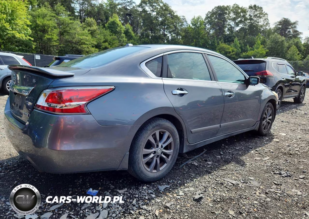 2015 Nissan Altima 2.5 S VIN:1N4AL3AP0FN902304 - 3