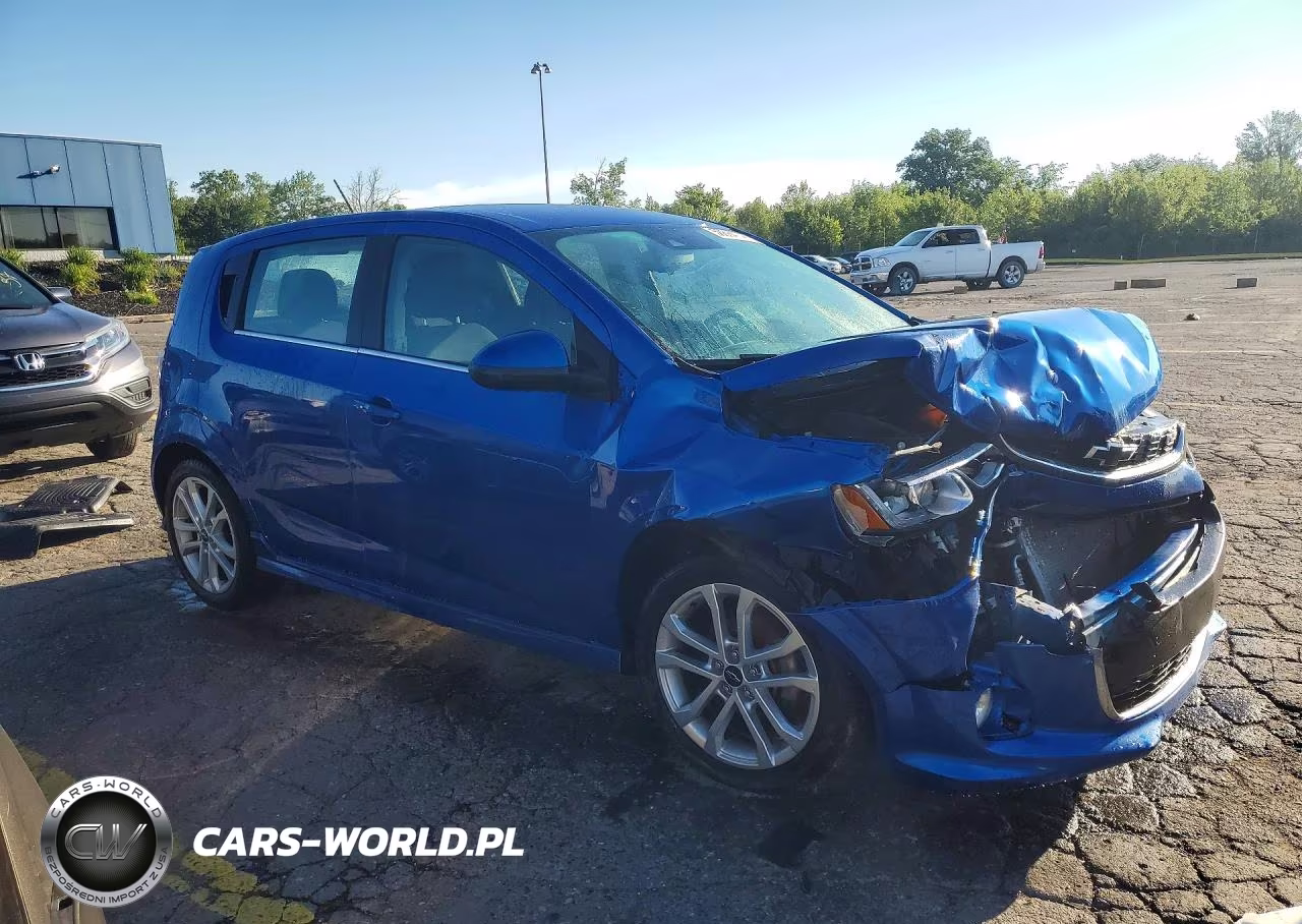2018 Chevrolet Sonic Lt VIN:1G1JD6SH1J4102747 - 4