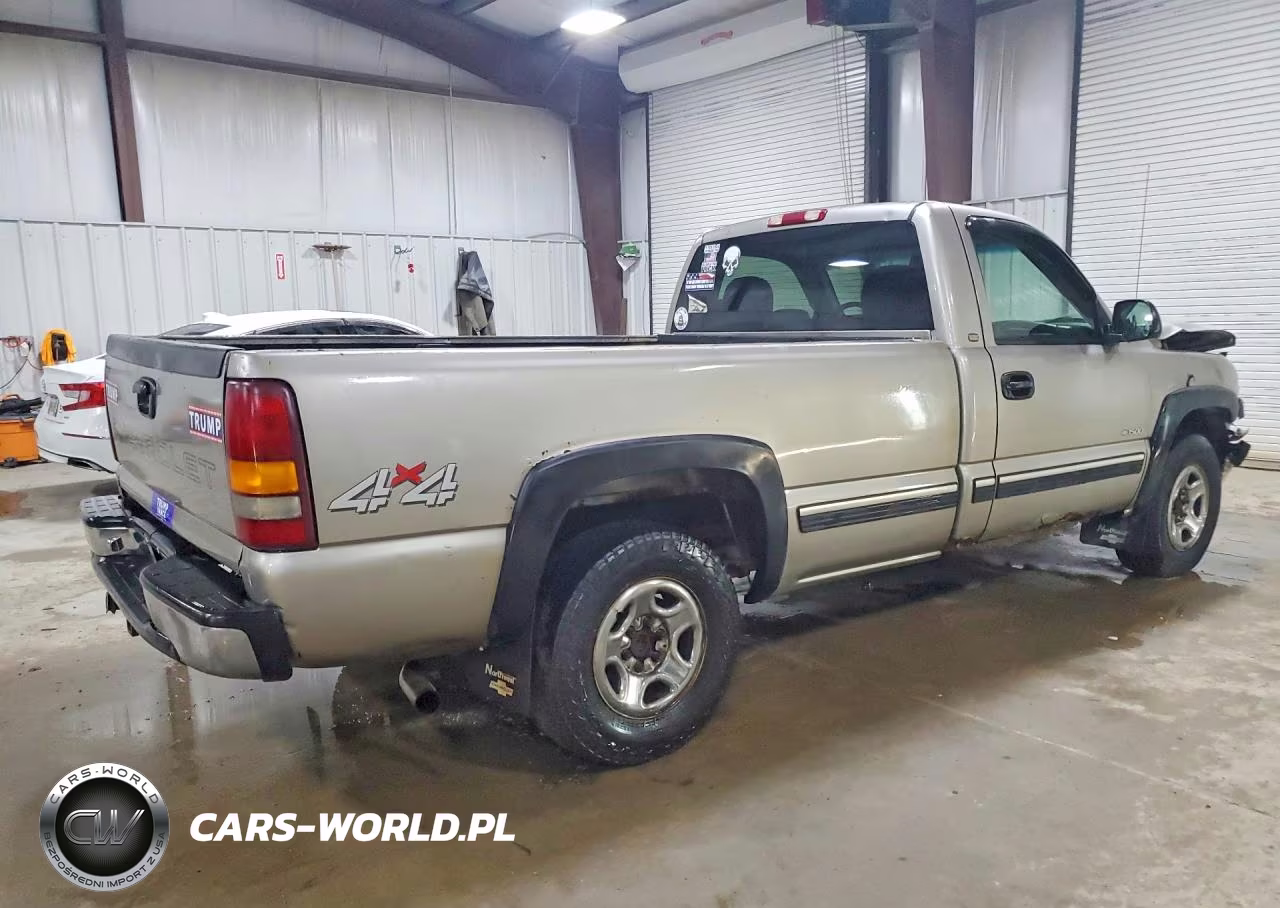 2000 Chevrolet Silverado K1500 VIN:1GCEK14V6YE284079 - 3