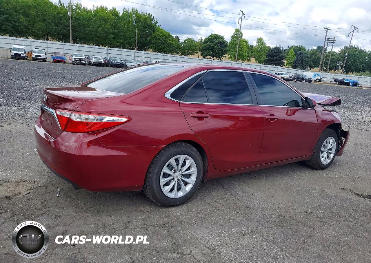 2016 Toyota Camry Le VIN:4T1BF1FK8GU579839 - 3