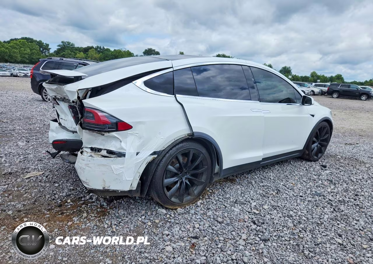 2017 Tesla Model X VIN:5YJXCBE20HF077010 - 3