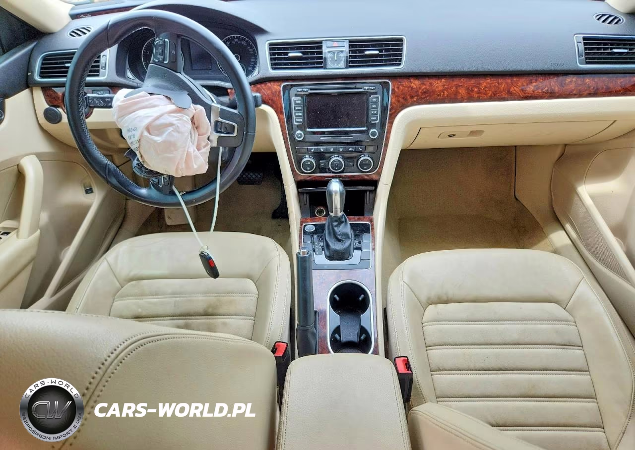2013 Volkswagen Passat Sel VIN:1VWCM7A3XDC067855 - 8