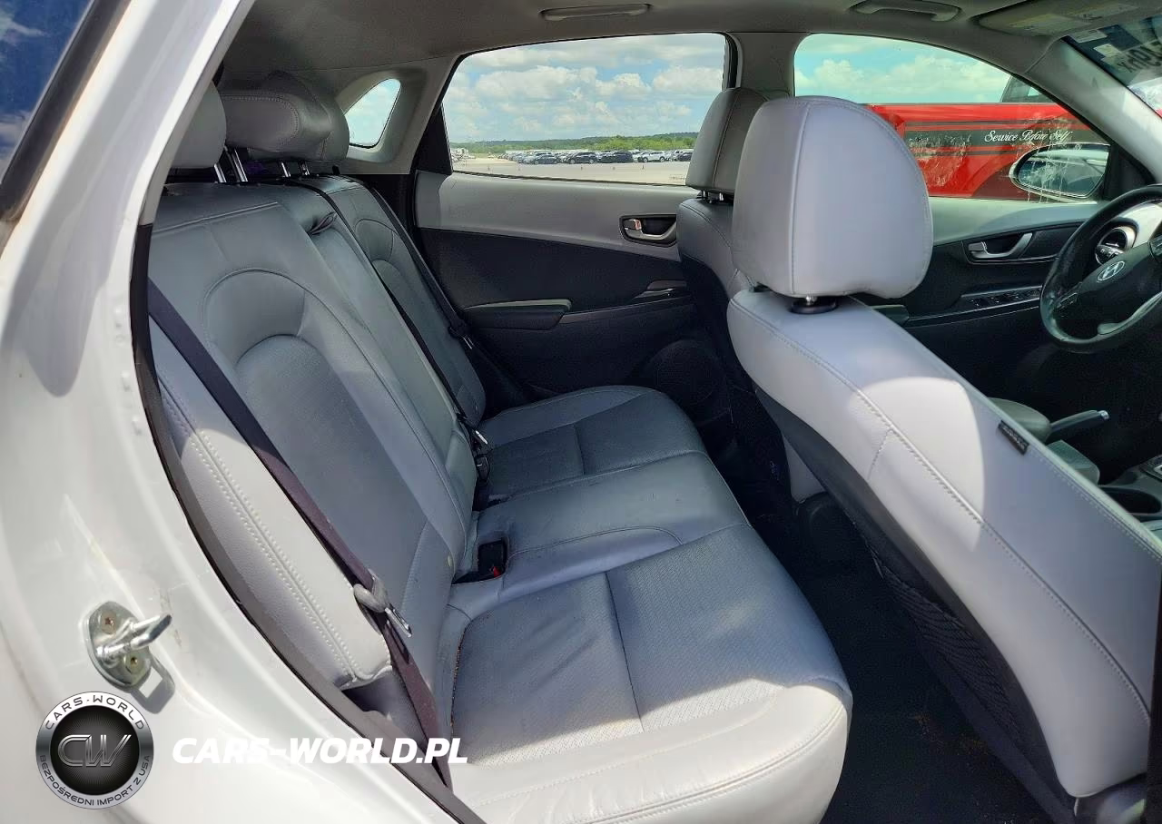 2020 Hyundai Kona Limited VIN:KM8K33A58LU464612 - 10