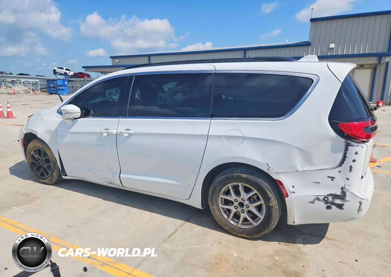 2022 Chrysler Pacifica Touring L VIN:2C4RC1BG8NR141023 - 2