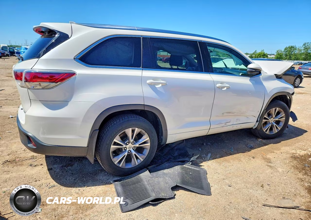 2015 Toyota Highlander Xle VIN:5TDJKRFH0FS115011 - 3