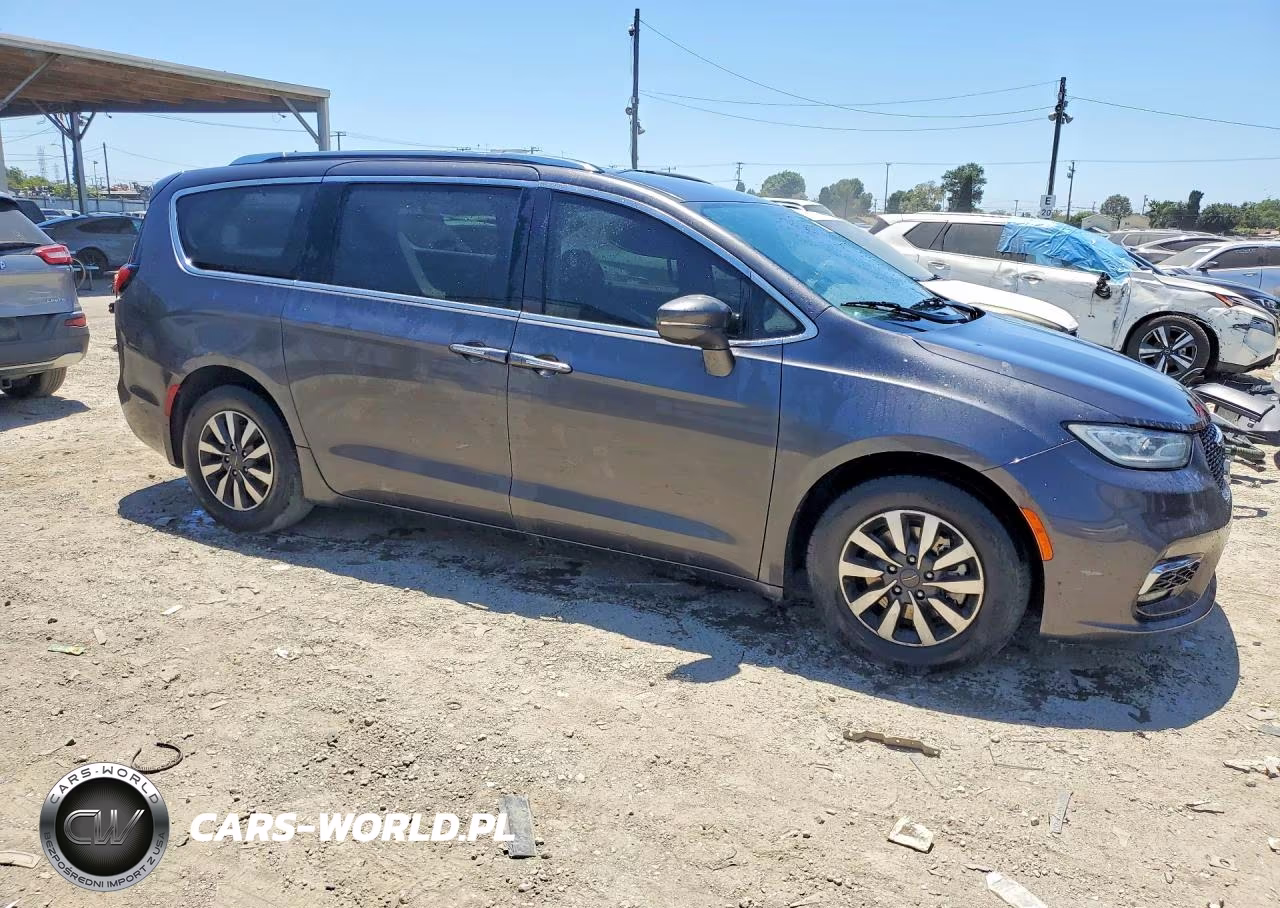 2021 Chrysler Pacifica Touring L VIN:2C4RC1BG6MR512436 - 4