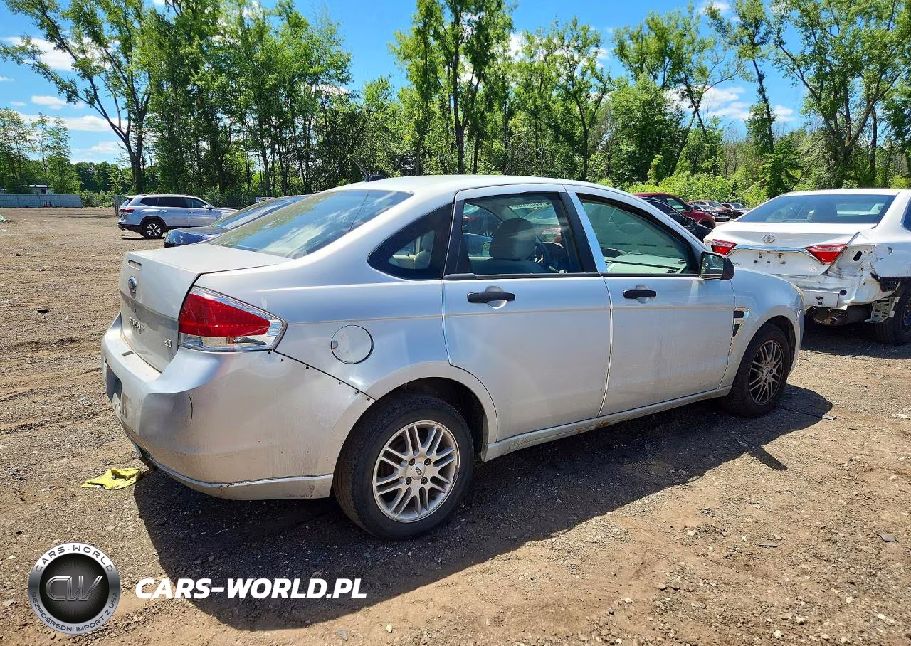 2008 Ford Focus Se VIN:1FAHP35N88W116016 - 3