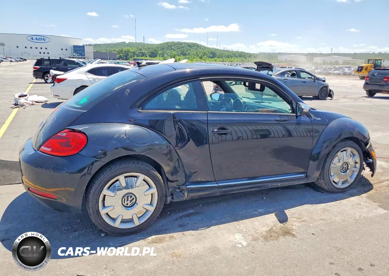 2013 Volkswagen Beetle VIN:3VWJP7AT9DM647725 - 3