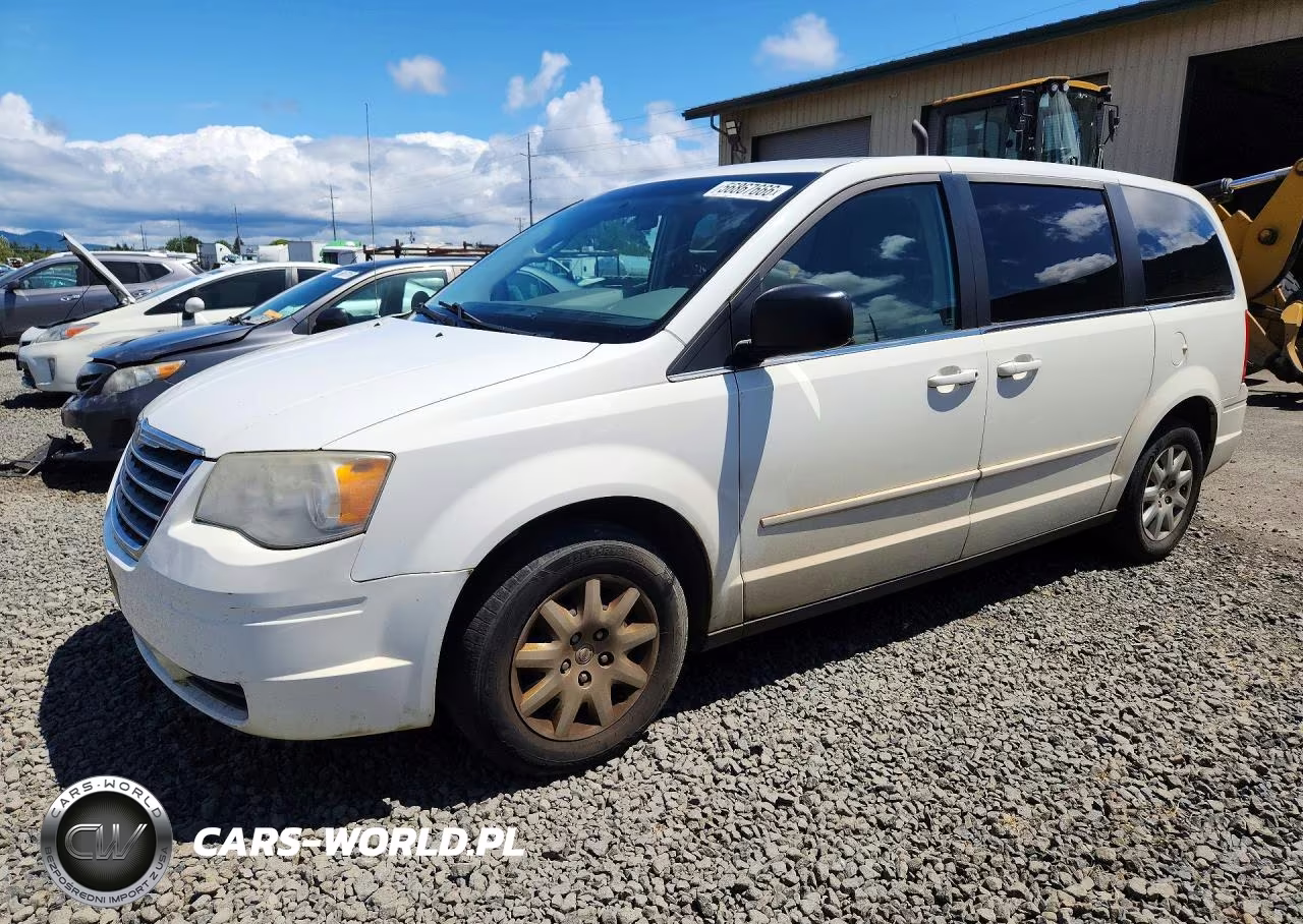 2010 Chrysler Town & Country Lx