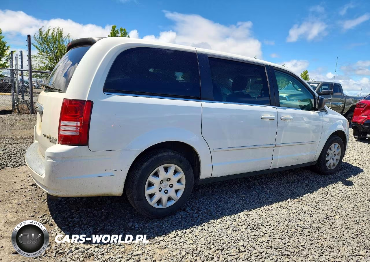 2010 Chrysler Town & Country Lx VIN:2A4RR4DE1AR137850 - 3