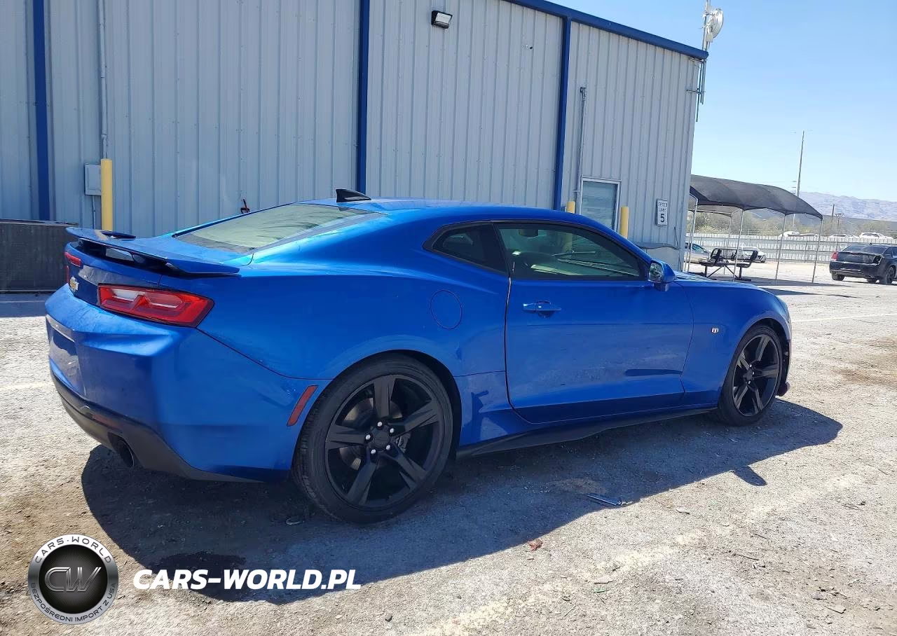 2018 Chevrolet Camaro Lt VIN:1G1FC1RX1J0183037 - 3