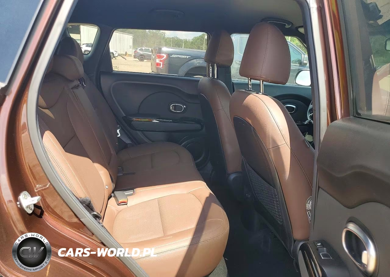 2017 Kia Soul + VIN:KNDJP3A5XH7458028 - 10