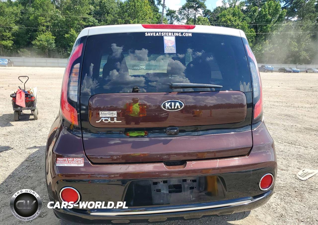 2017 Kia Soul + VIN:KNDJP3A5XH7458028 - 6