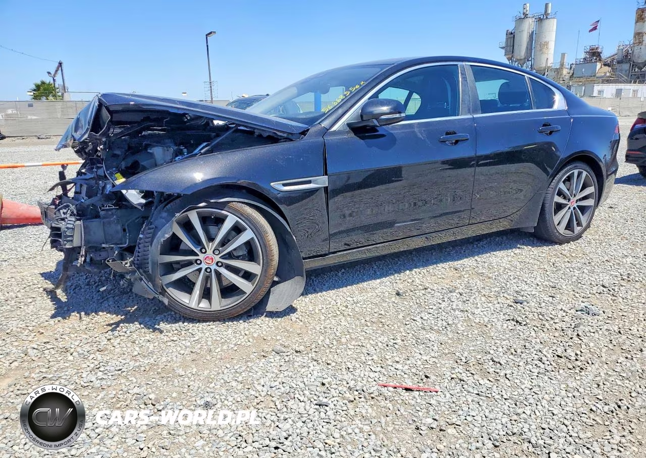 2020 Jaguar Xe S – zdjęcie 1 z 13