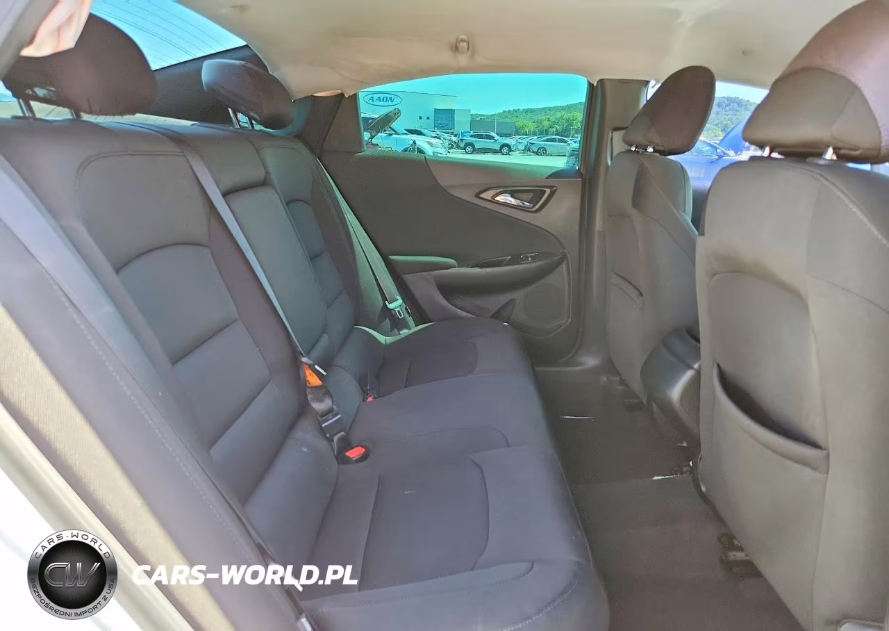 2018 Chevrolet Malibu Ls VIN:1G1ZB5ST1JF260792 - 10